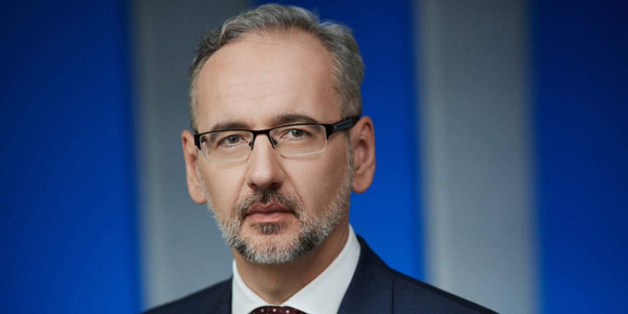 Kendisini eleştiren doktorun bilgilerini yayımlayan Polonya Sağlık Bakanı istifa etti