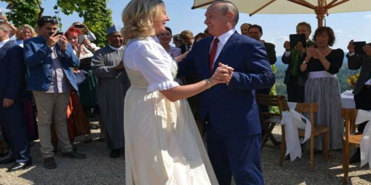 Düğününde Putin'le dans eden eski Avusturyalı bakan Rusya'ya taşındı