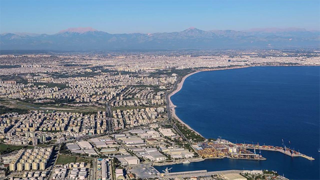 Antalya, İzmir ve Bodrum'daki Hazine arazileri otel, günübirlik tesis yapmak için  şirketlere tahsis edilecek
