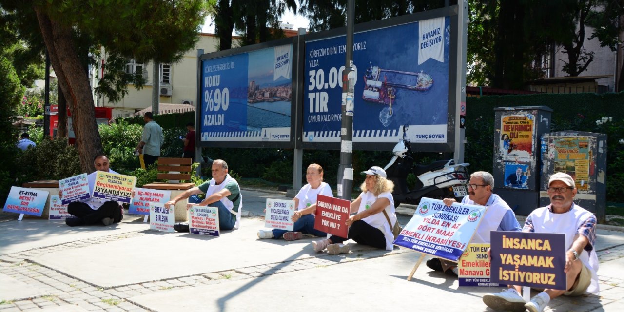 İzmir'de emekliler zamlara karşı oturma eylemi başlattı: 4 gün sürecek