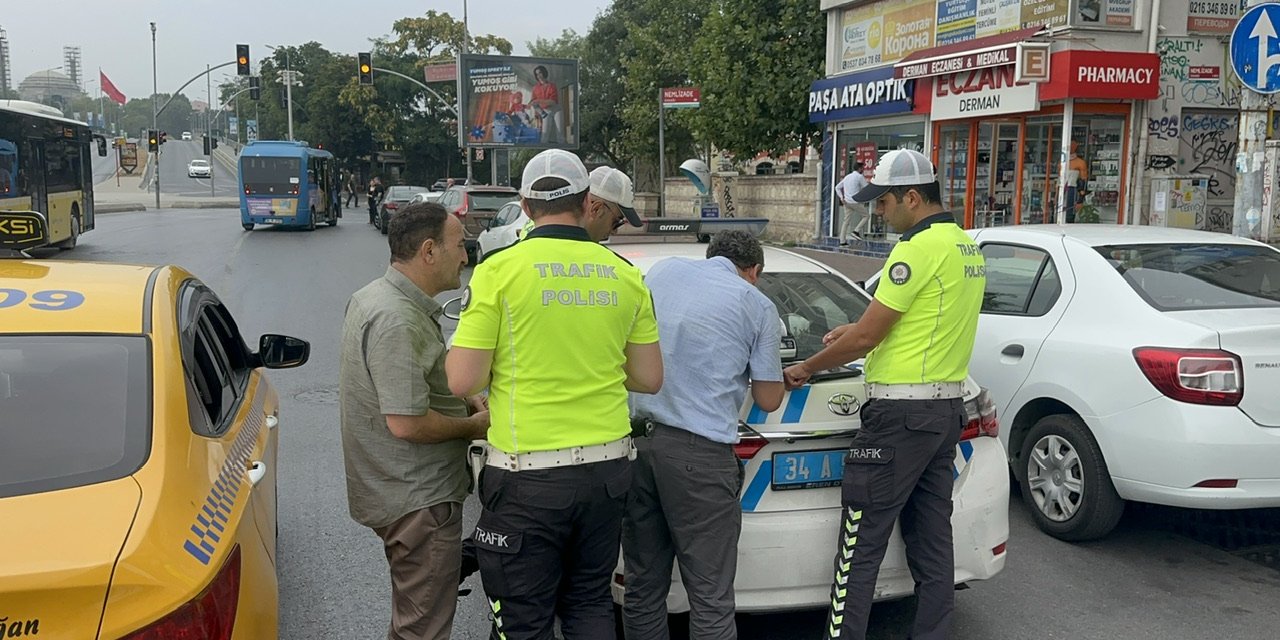 Kadıköy’de taksilere denetim: 13 şoföre ceza