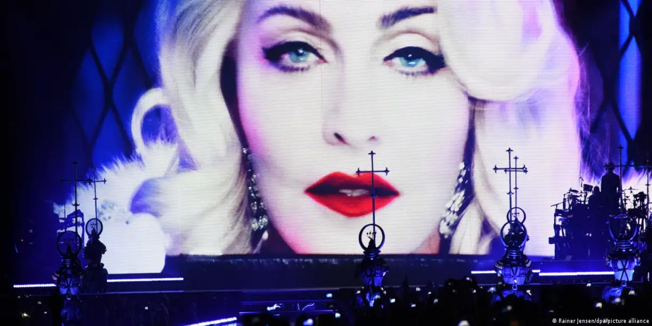 Popun Kraliçesi Madonna bitmeyen gençliğin mi peşinde?