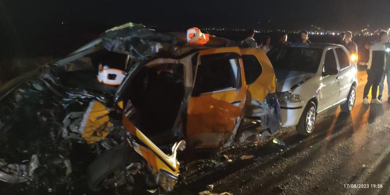Muş-Bingöl karayolunda 6 aracın katıldığı zincirleme kaza: 3 kişi yaşamını yitirdi, 8 yaralı