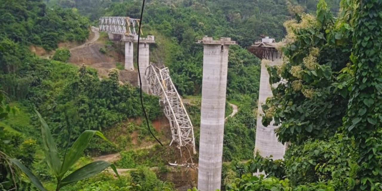 Hindistan'da demir yolu köprüsü inşaatında çökme: 17 işçi hayatını kaybetti