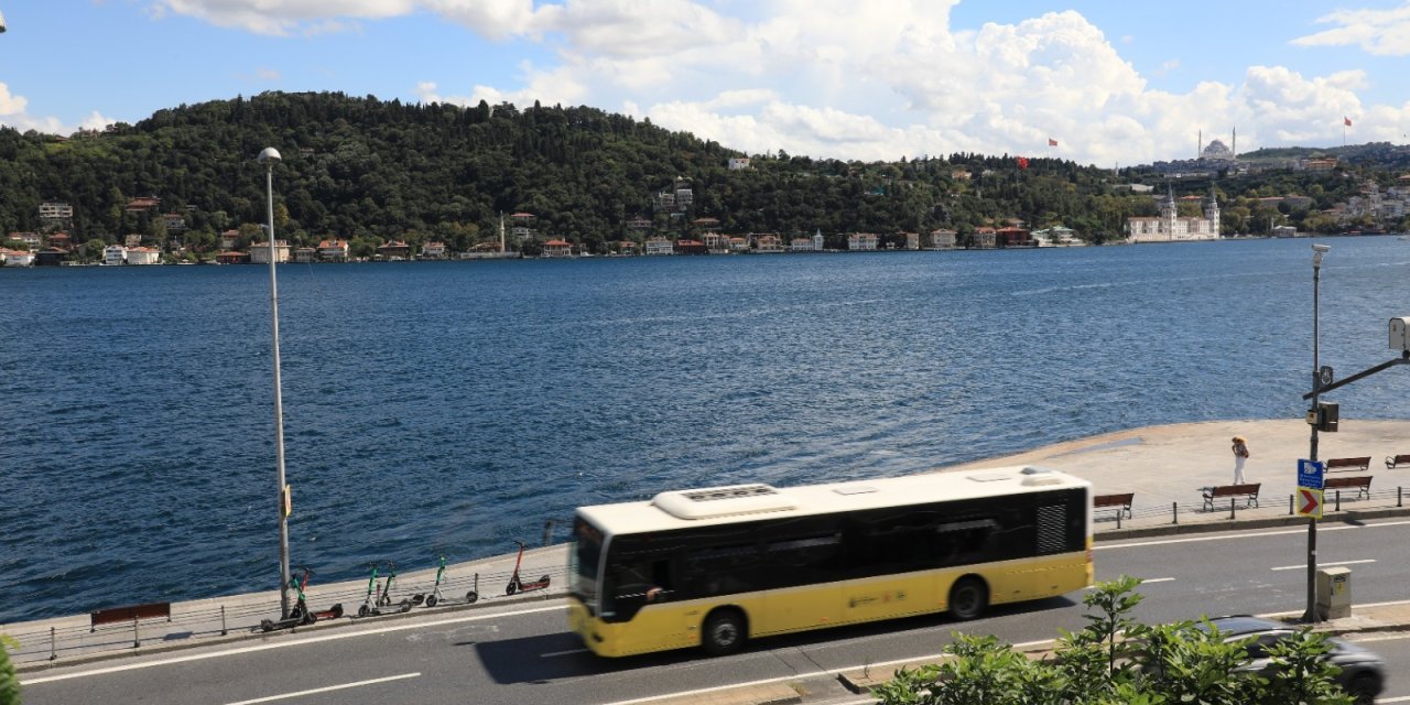 İBB: 65 yaş üstü İstanbullular, özel halk otobüslerinden ücretsiz yararlanmaya devam edecek