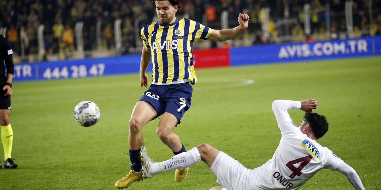 Fenerbahçe'ye kötü haber: Ferdi Kadıoğlu'nun kalça kasında yırtık tespit edildi