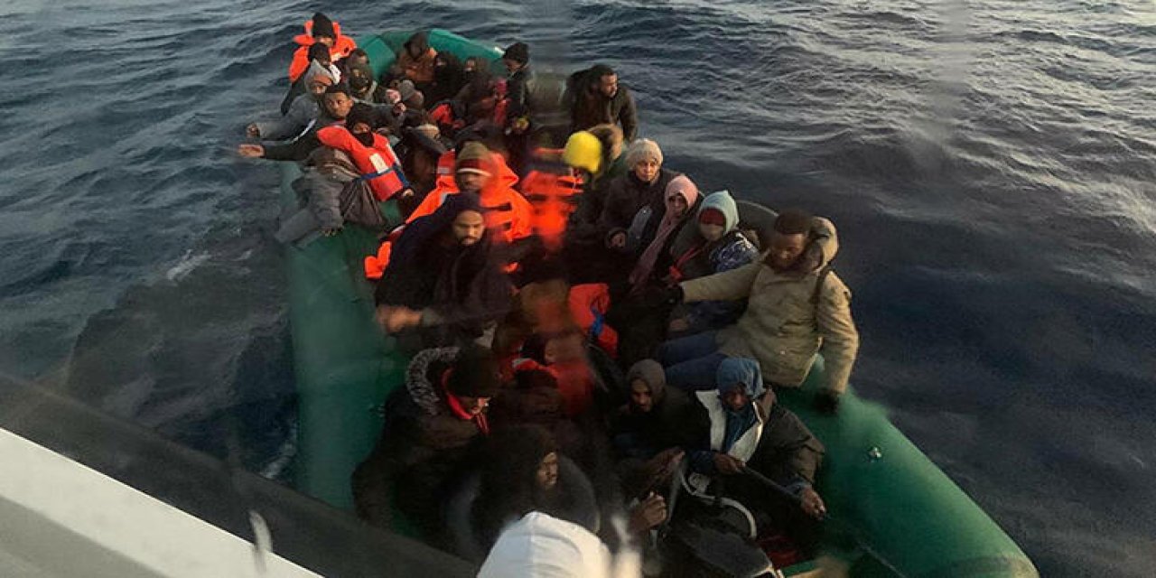 Ege Denizi’nde göçmen botu battı: En az beş sığınmacı öldü