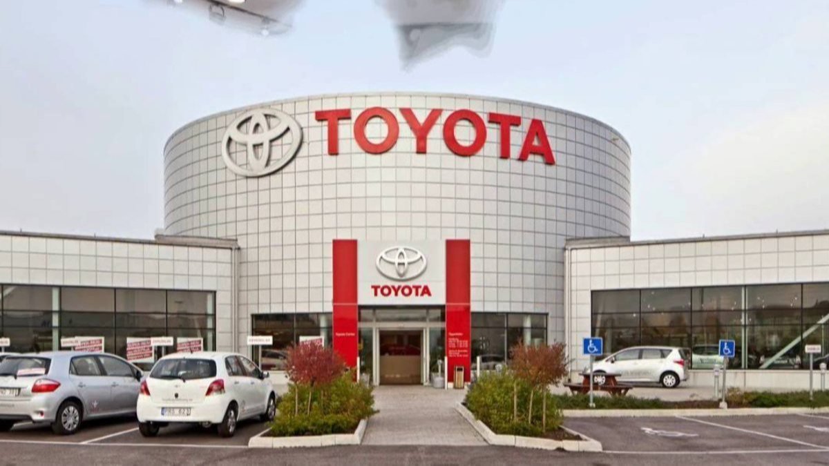 Toyota'nın Japonya'daki fabrikalarında üretim durdu