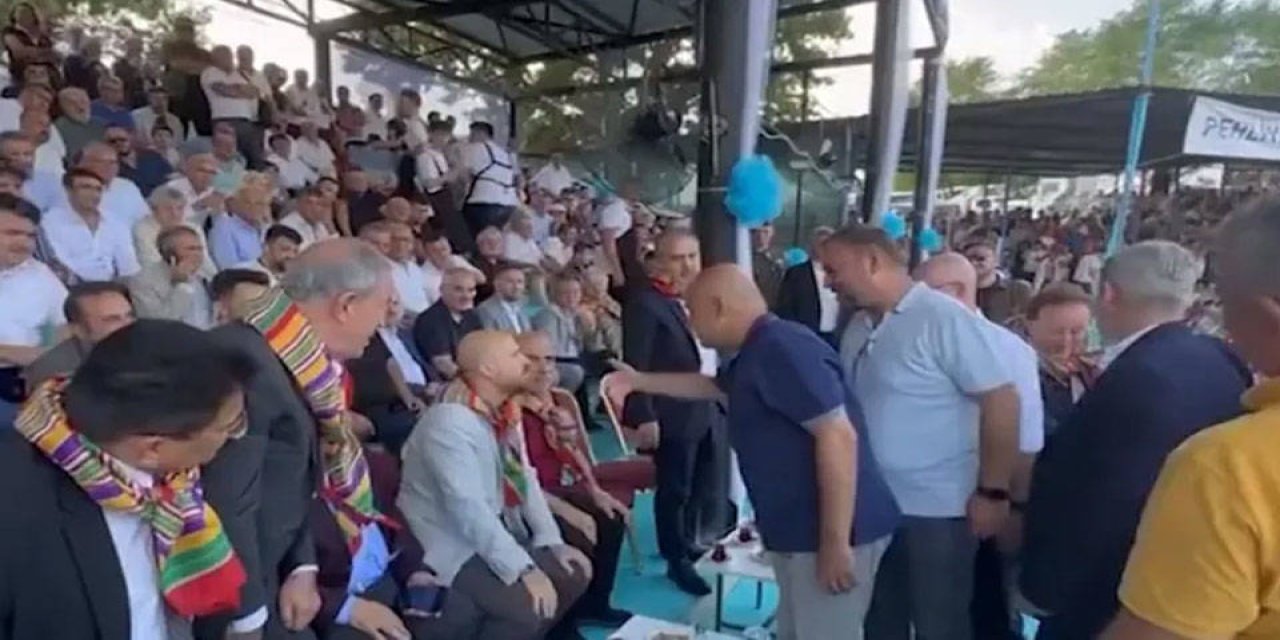Bilal Erdoğan, İYİ Partili Turhan Çömez’in elini sıkmadı