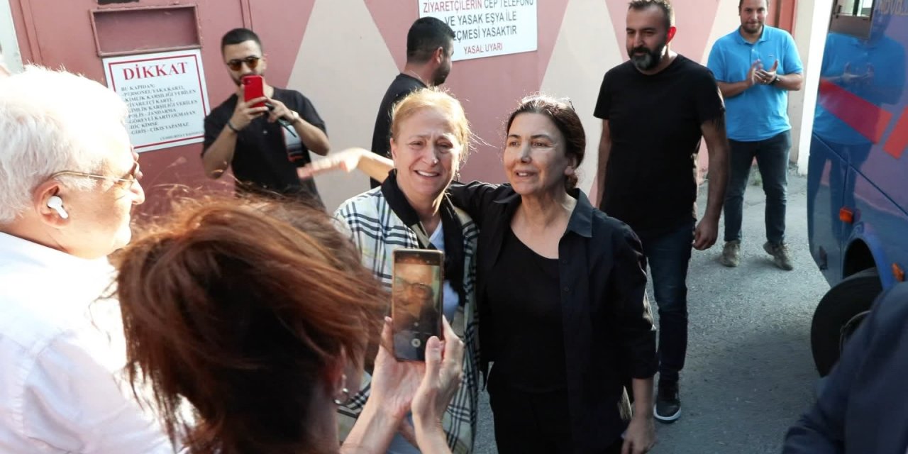 Tahliye edilen eski Avcılar Belediye Başkanı Toprak: Örselenen itibarım iade edildi