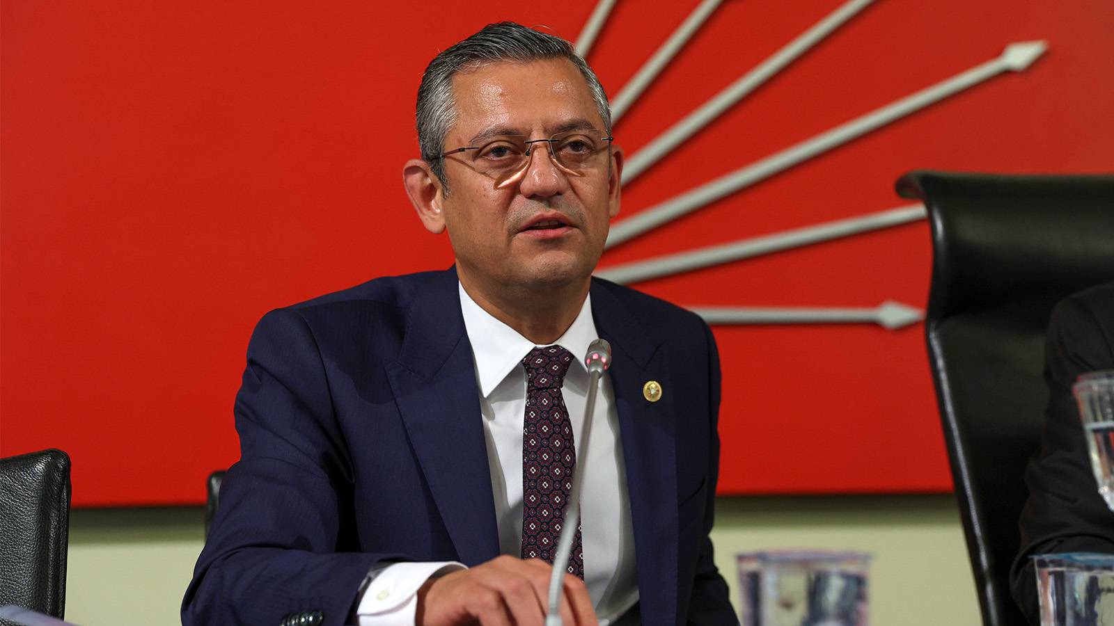 Özgür Özel'den değişim açıklaması: 'CHP’nin sağlam bir kadronun kaptanlığını yapacak liderlik anlayışına ihtiyacı var'