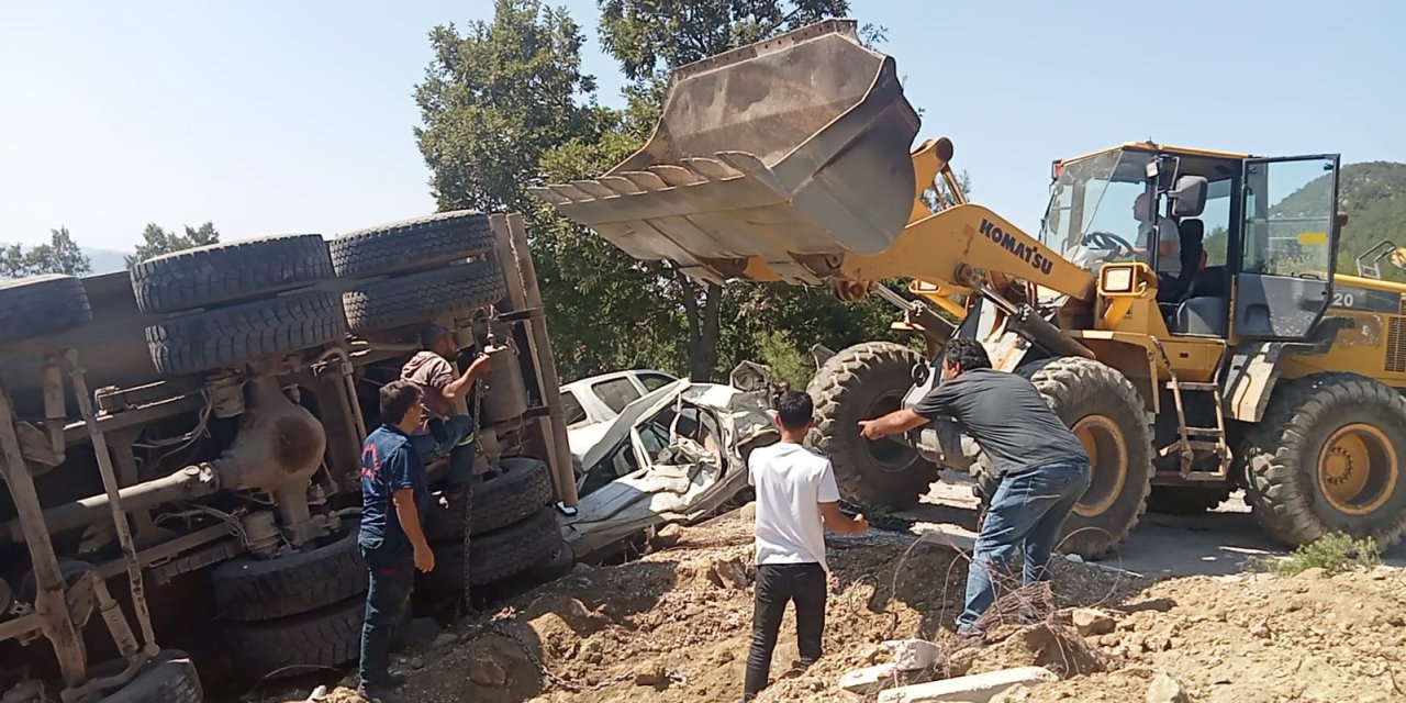 Kahramanmaraş'ta kamyon cenaze namazı kılanların arasına girdi: 5 ölü, 25 yaralı