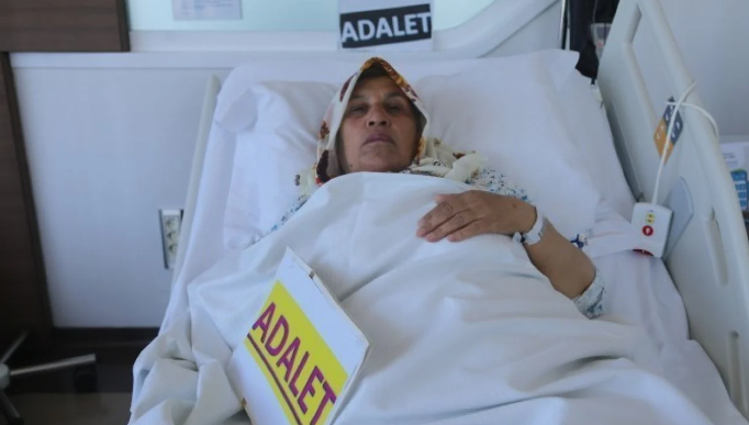 Ameliyat olan Emine Şenyaşar Adalet Nöbeti'ne ara verdi