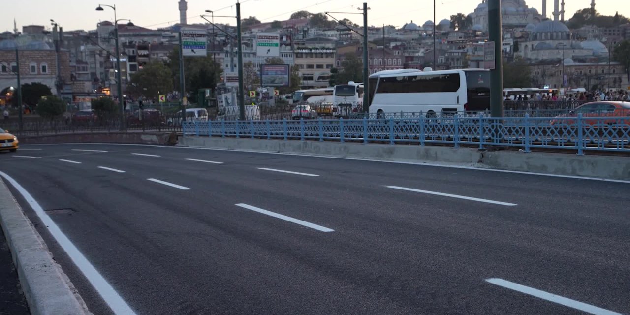 Çalışma tamamlandı, Galata Köprüsü trafiğe açıldı