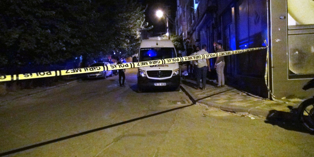 Kavga sırasında silahlar çıktı, bıçaklar çekildi: 3 yaralı