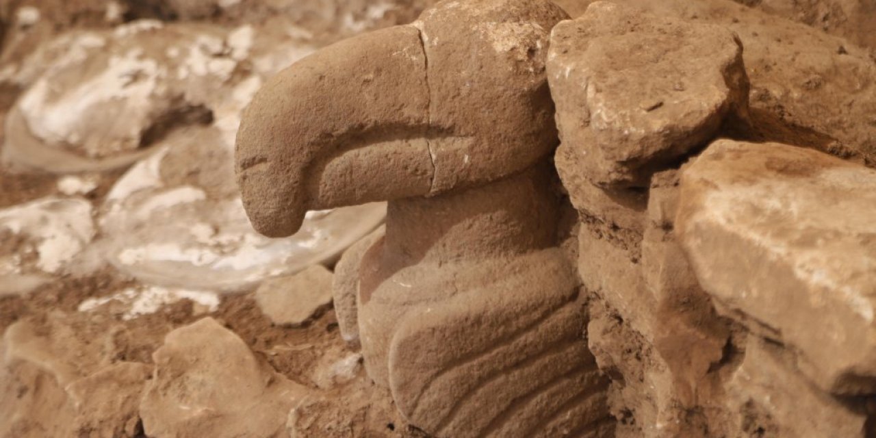 Göbeklitepe'de insan ve hayvan heykeli bulundu: H şeklinde bir sembol... Tarih öncesi sanatın en etkiliyici örneklerinden..