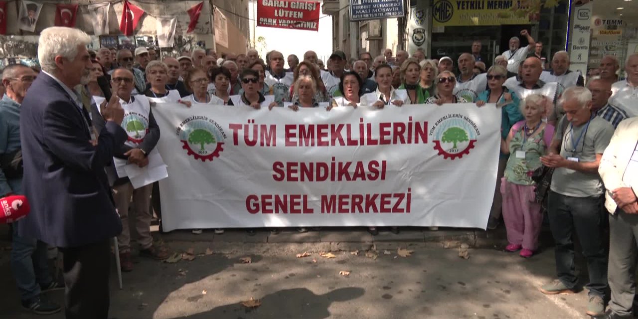 Emeklilerden, Ankara'da maaş protestosu: İşin özü ortada hile vardır. Bu artış tüm emeklilere verilmelidir
