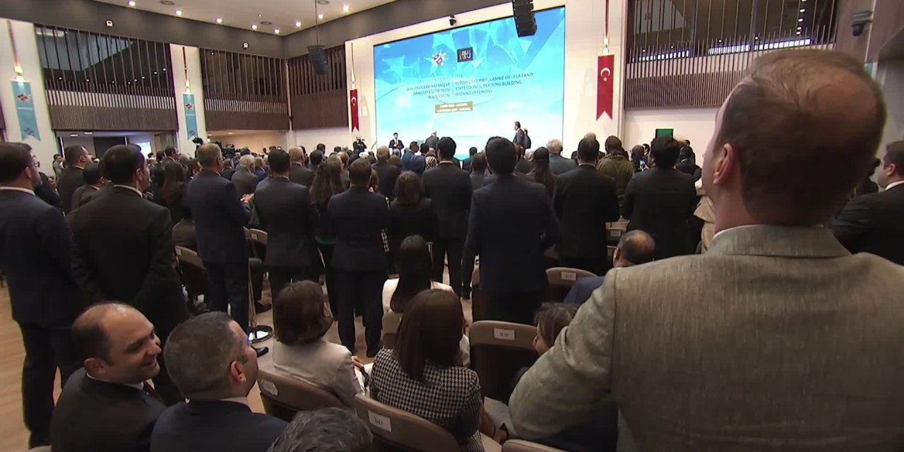 Erdoğan'dan 'benim anayasam' çıkışı: Her bir ferdin bağrına basacağı sivil anayasayı yapmanın önünde hiçbir mani bulunmuyor