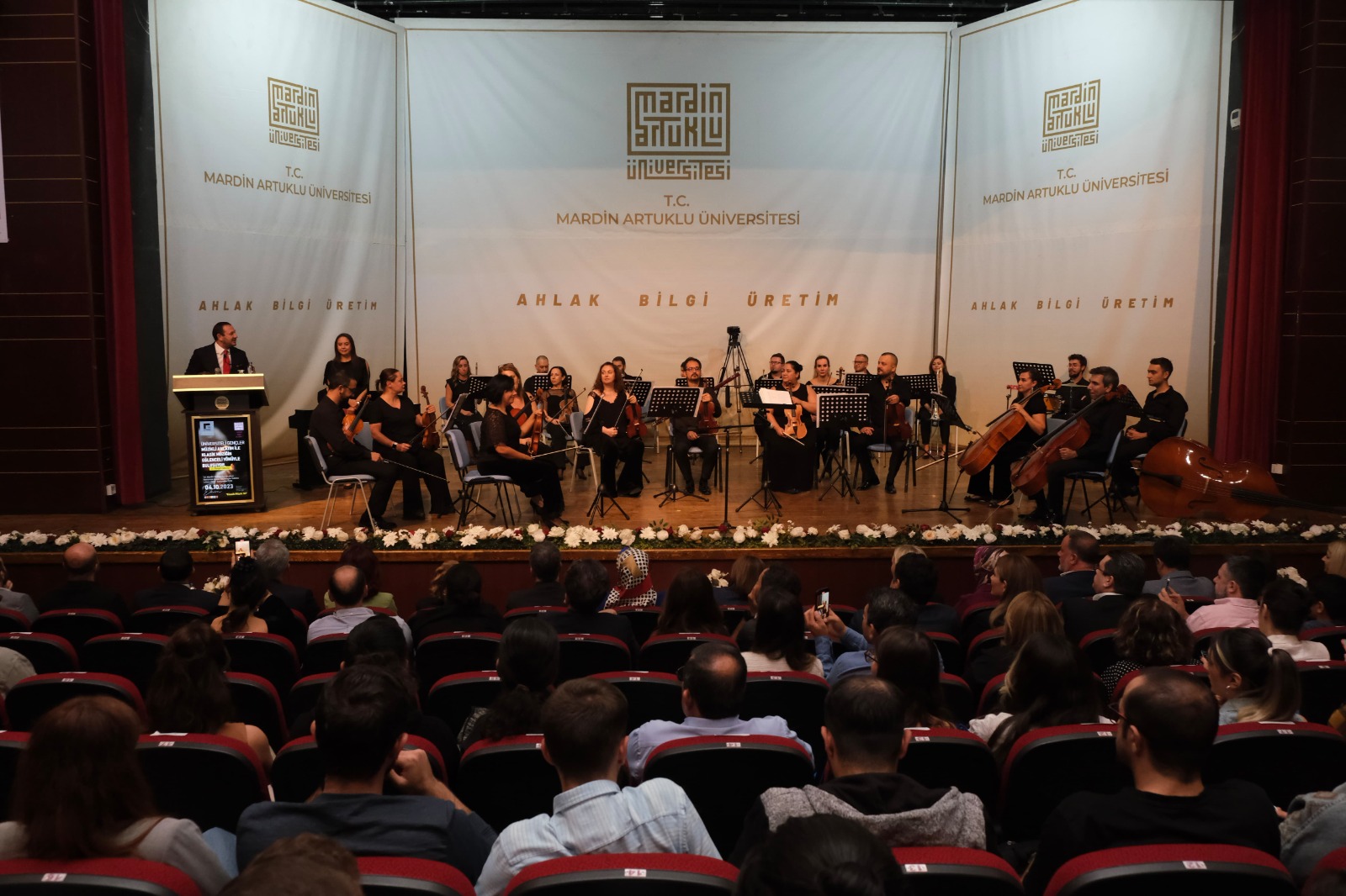 Artuklu Üniversitesi akademik yılına Etisan Holding Oda Orkestrası “Klasik Müzik 101” konseri ile merhaba dedi