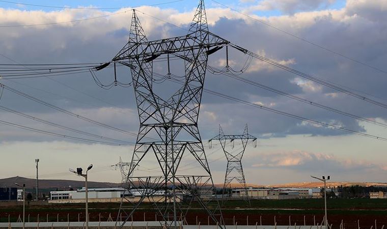 Devlet, enerji şirketlerine sattığı elektrikte yüzde 56.4 indirim yaptı
