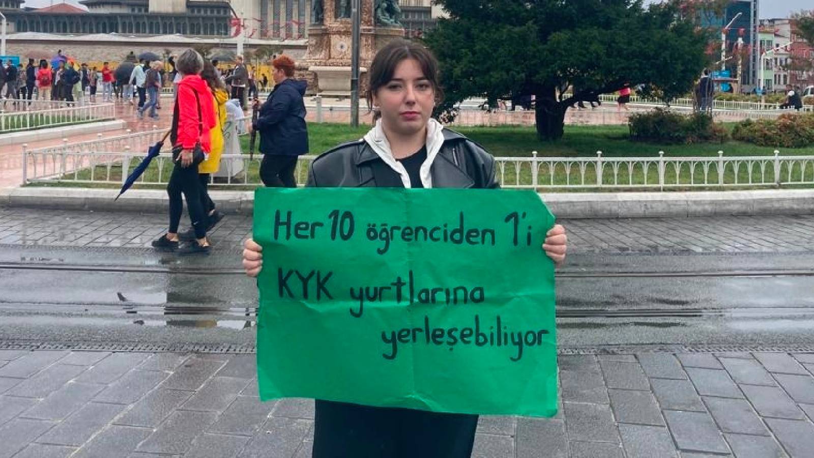 'Barınamıyoruz' raporu: Her 10 gençten yalnızca 1’ine barınma desteği