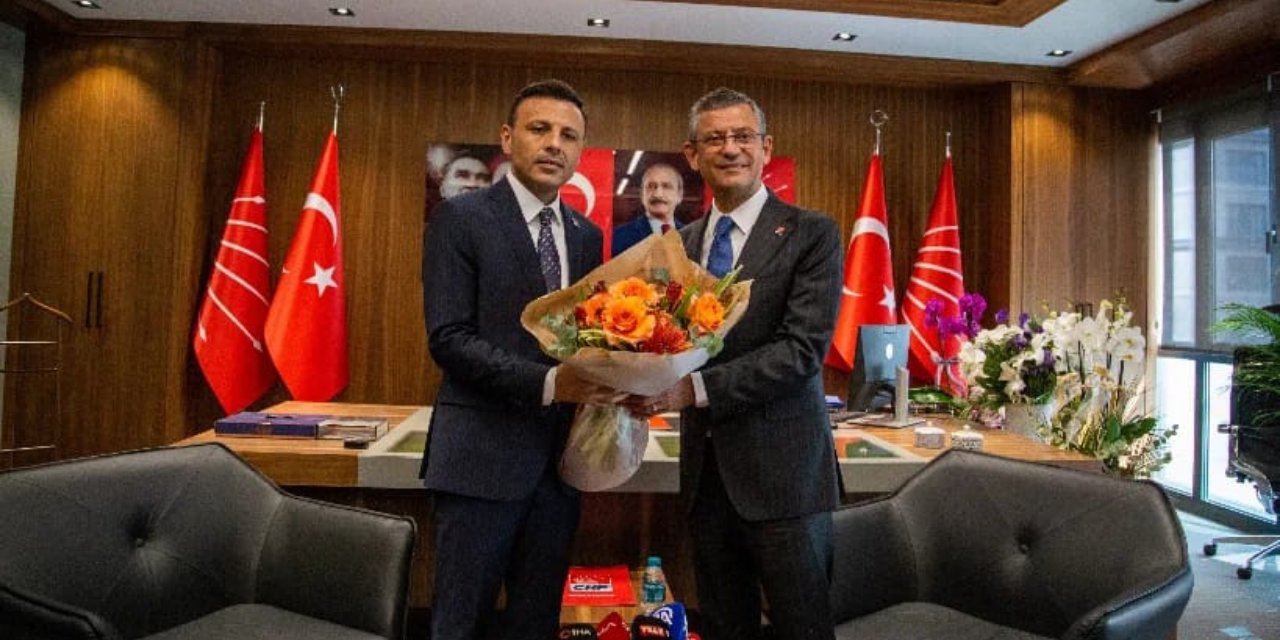 Özgür Özel, CHP İstanbul İl Başkanı Özgür Çelik’i ziyaret etti