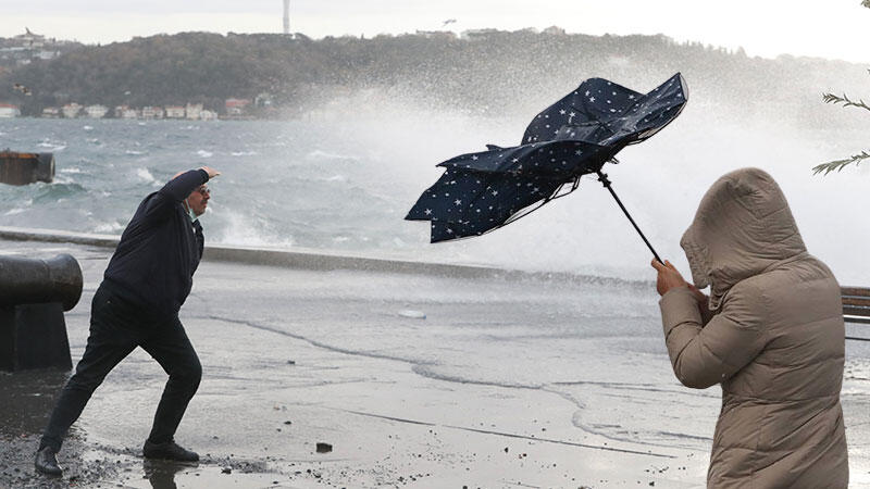 İstanbul Valiliği haftasonu için fırtına uyarısı yaptı, dikkatli olunmasını istedi