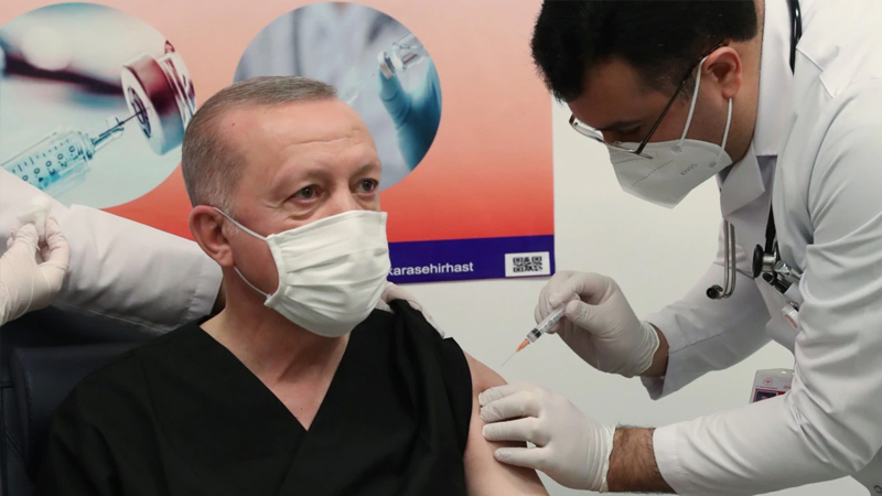 Selvi: "Erdoğan Biontech aşısı oldu, "Tavsiye ediyorum" dedi"