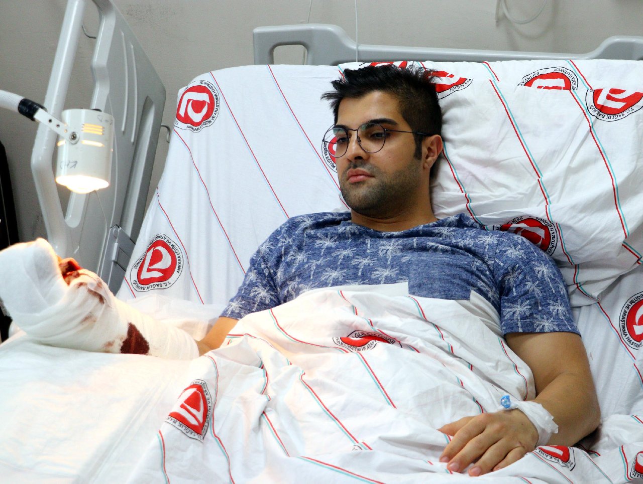Dr. Ertan İskender'i bıçaklayan hasta "beni dövdüler" dedi, gerçek kamerada ortaya çıktı
