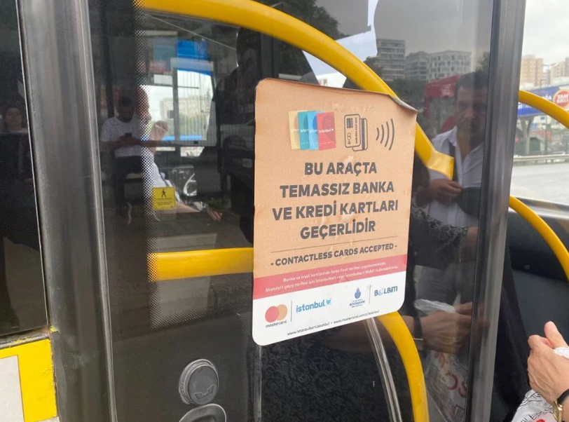 İstanbul'da toplu taşımada banka ve kredi kartlarında fiyat farkı kaldırıldı