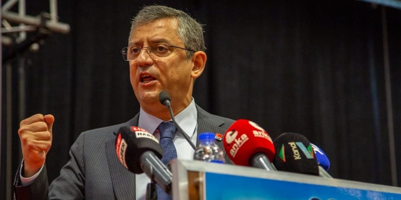 Karışılıklı son açıklama ve imzalardan sonra, Özgür Özel'in ekibi konuştu: Seçimi alacağız