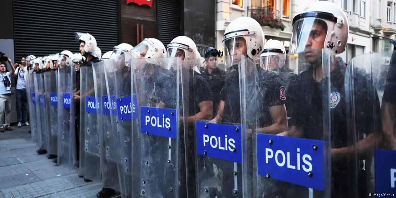 Demokrasi raporu: Türkiye Avrupa'dan uzaklaşıyor