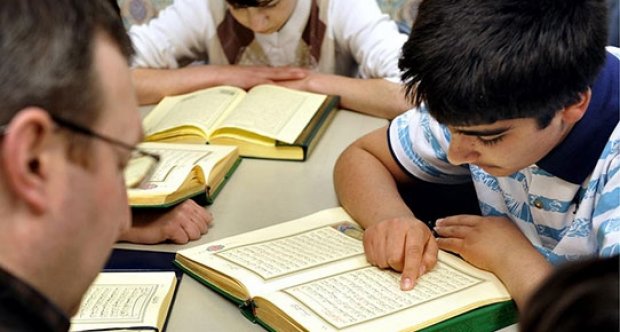 'İlkokulun ilk üç kademesi ve okul öncesi eğitimde, dini eğitimin zorunlu olacağı' iddiası