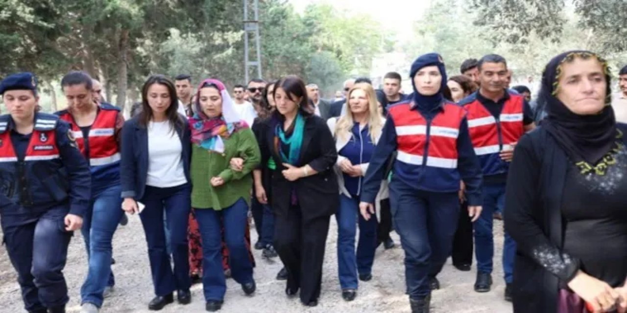 Figen Yüksekdağ Adana’da ağabeyinin cenazesine katıldı