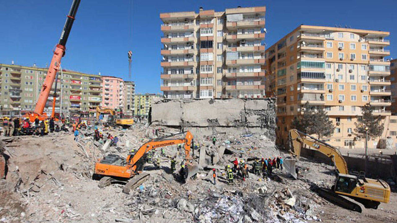 Depremde 25 kişi ölmüştü: Apartmanın zemin etüdünde sıvılaşma analizi yapılmadığı ortaya çıktı