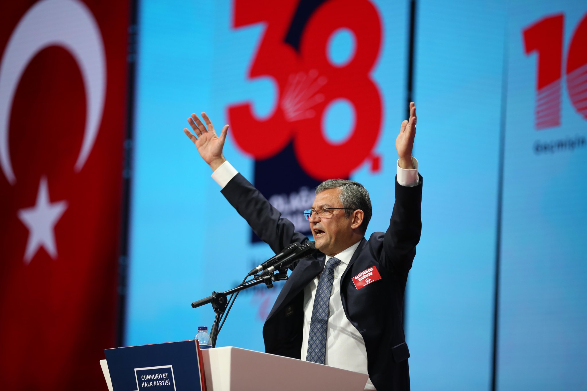 CHP'de 13 yıl sonra değişim: Partinin 8'inci Genel Başkanı Özgür Özel oldu