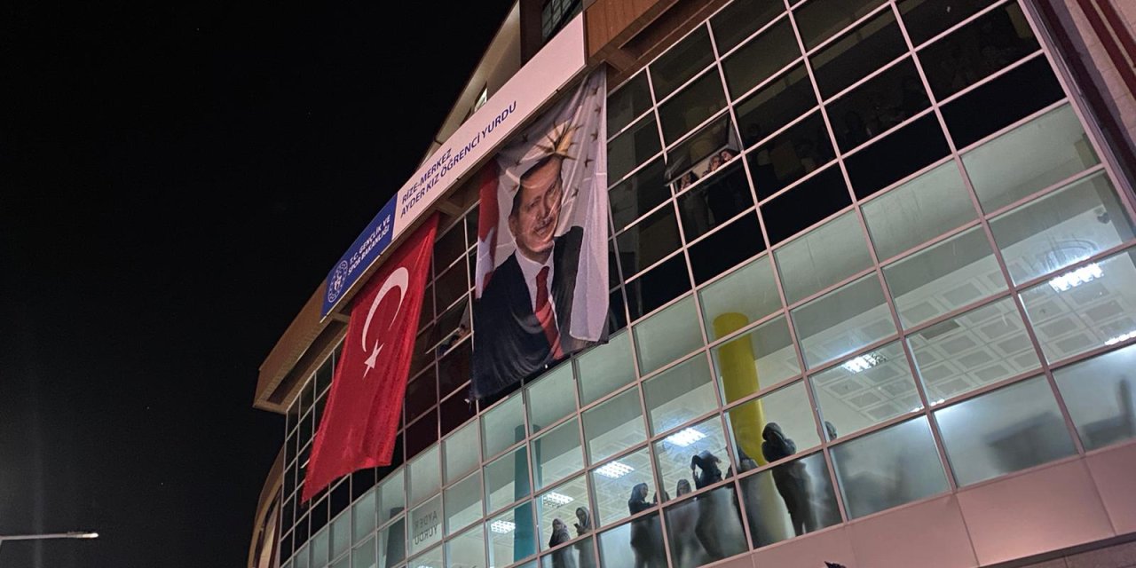 Rize'de KYK yurdunda zemine çakılan boş asansör panik yarattı