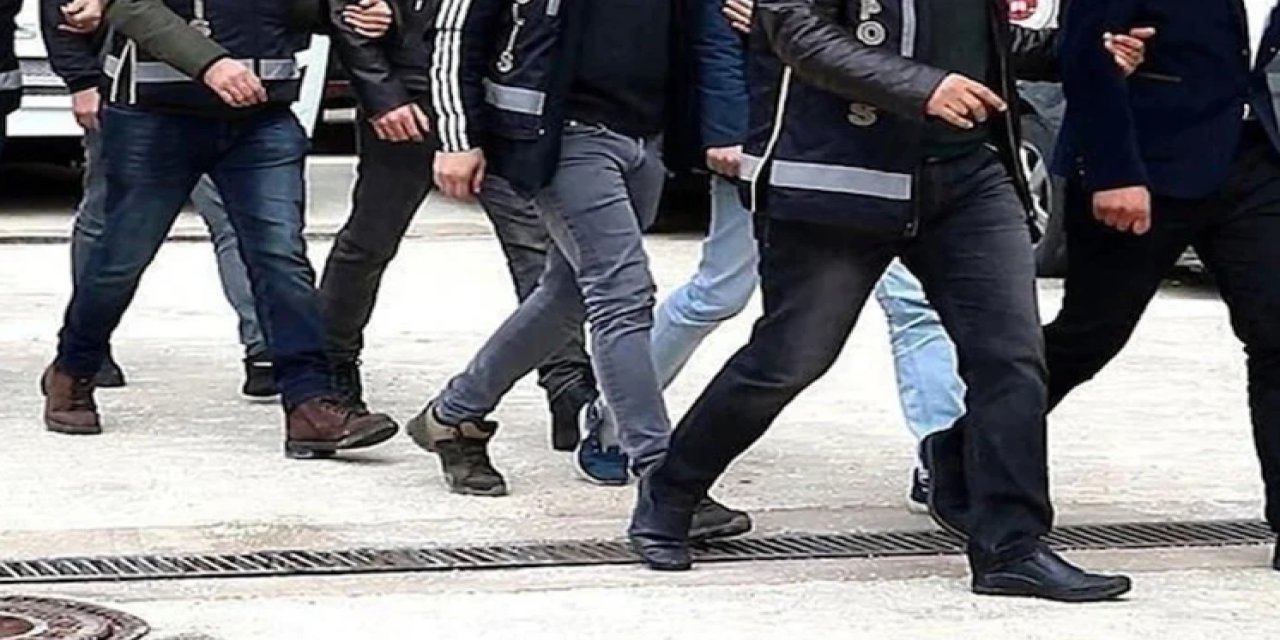 'Reis' lakaplı Hakan Ayık'ın lideri olduğu uluslararası silahlı suç örgütü olan 'Comanchero'dan 18 şüpheli tutuklandı