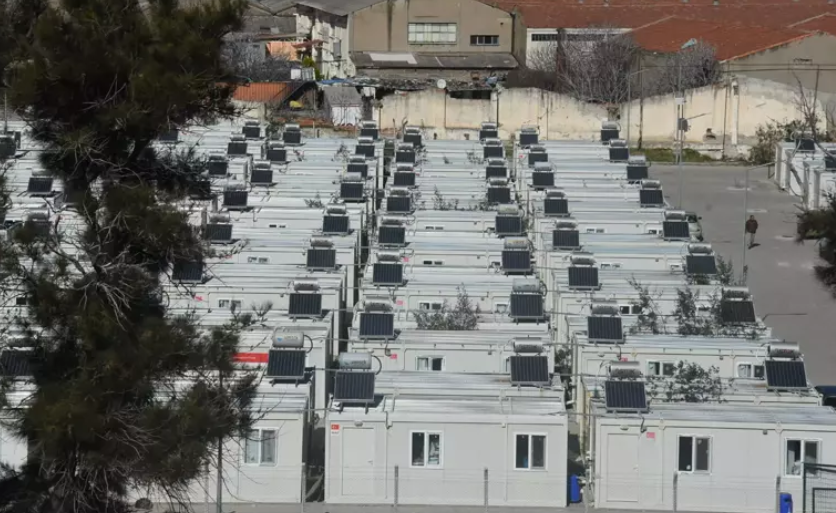 Kahramanmaraş depremi sonrası İzmir'de konteyner kente sığınan depremzedeler 20 gündür elektriksiz ve susuz