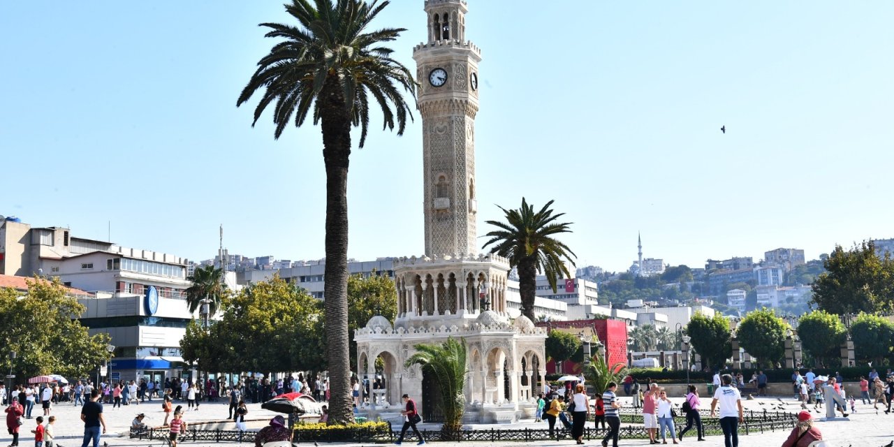 Dünyada 2024 için seyahat edilmesi gereken 10 şehir açıklandı: Listede İzmir de var