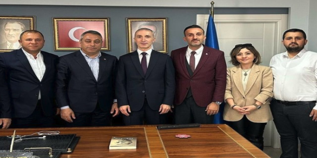 Trabzon Başsavcısı'nın AKP ilçe ziyareti tepki çekti