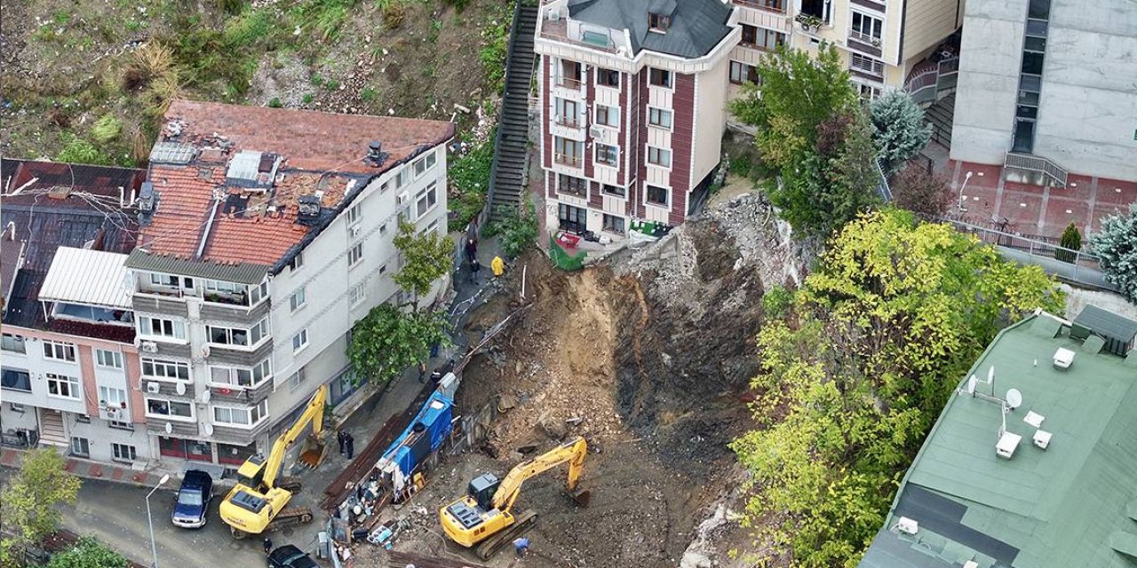 İstanbul'da toprak kayması nedeniyle 2 bina boşaltıldı
