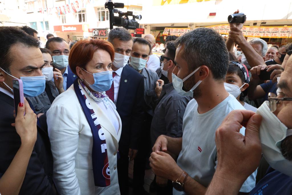 Akşener'den "biraz da siz doyuruverin" diyen Erdoğan'a: "Hay hay muhterem, kalk o sandalyeden"