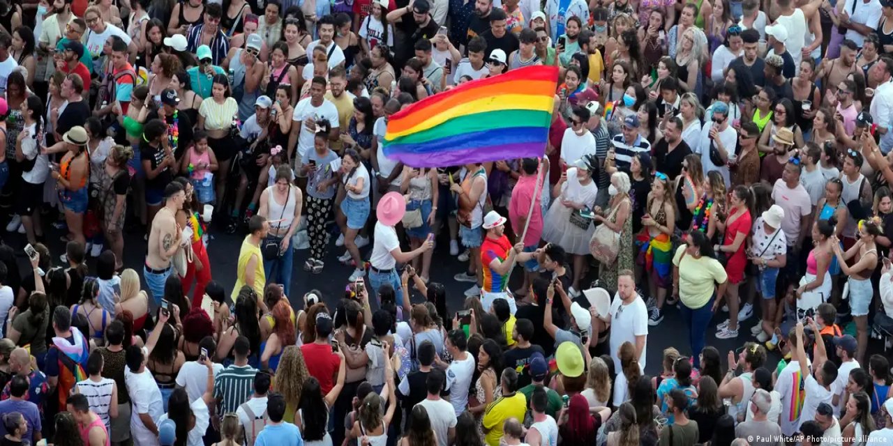 Rusya'da LGBTİ+ hareketi yasaklandı