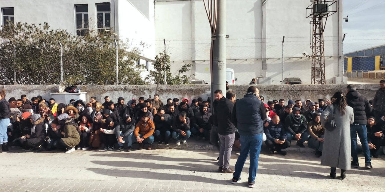 Diyarbakır’da TEKSİF Sendikası’na üye olan işçiler, işten çıkarıldı
