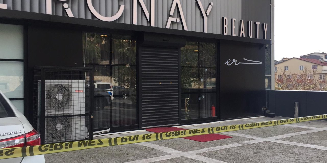 Sosyal medya fenomeni Ece Ronay'ın güzellik merkezine silahlı saldırı