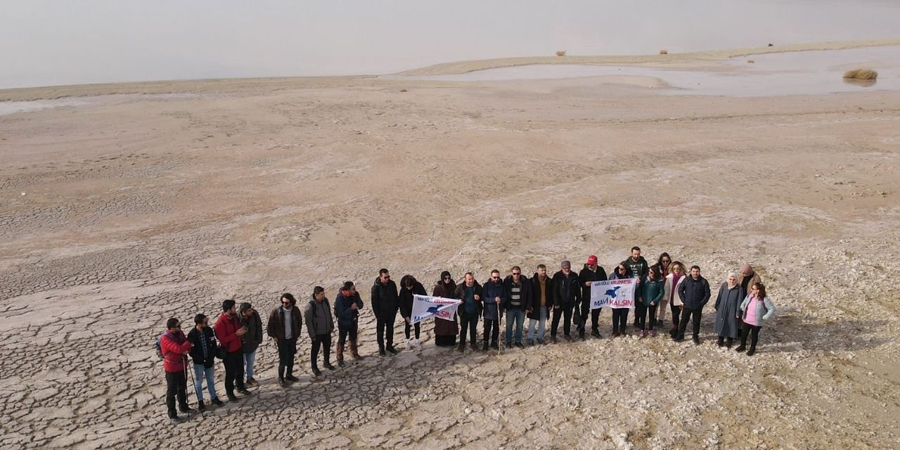 Aktivistler yürüdü: Önlem alınmazsa 5 yıl sonra Arin Gölü kalmayacak