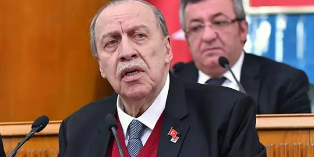Eski Bakan Yaşar okuyan hayatını kaybetti