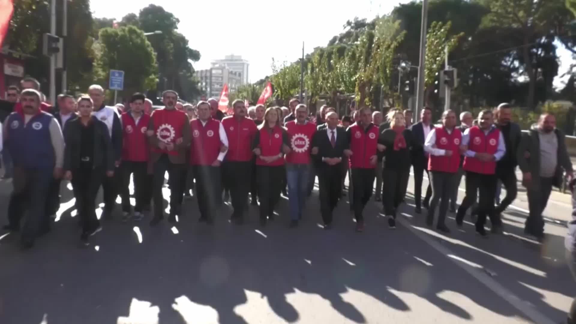 Asgari ücret 17 bin 2 TL: KESK, DİSK ve HAK-İş'ten tepki