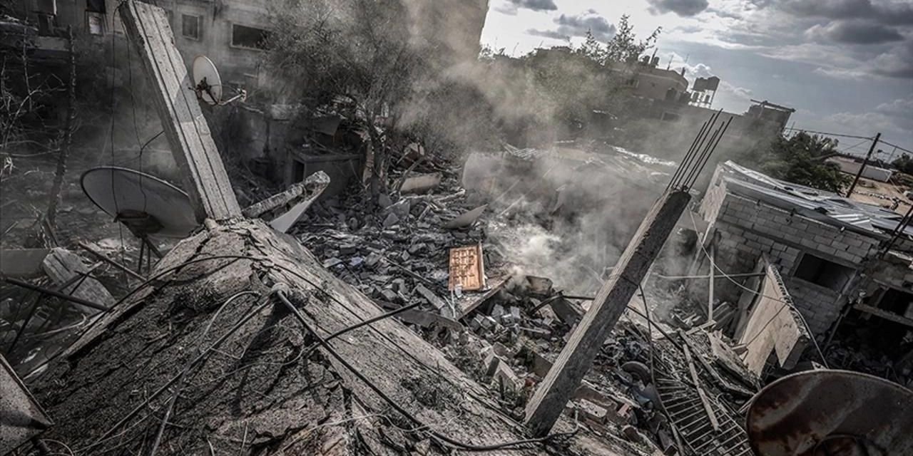 İsrail Gazze'de okul bombaladı... Filistinliler okula sığınmıştı